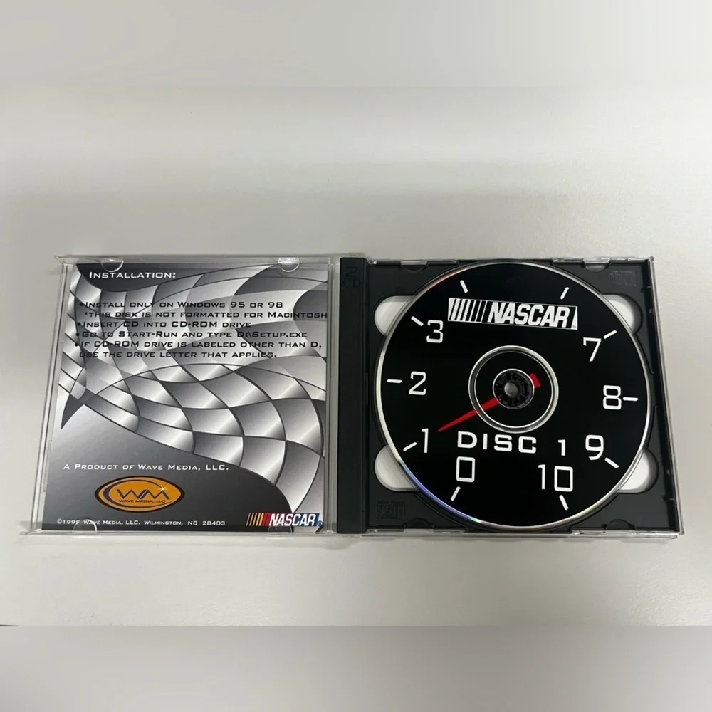 1998 The Official Interactive Guide to NASCAR PC CD-ROM 2 Disc Racing Game